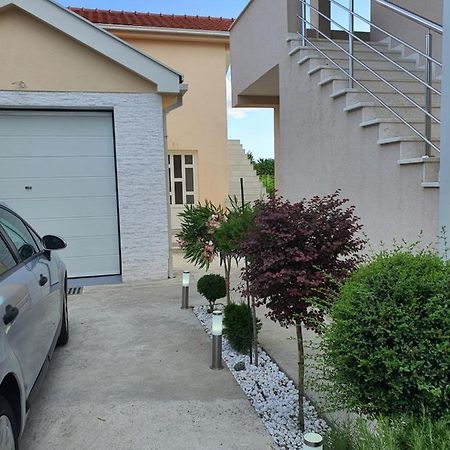 Apartman Tolosi 2 Apartment Podgorica Exterior photo