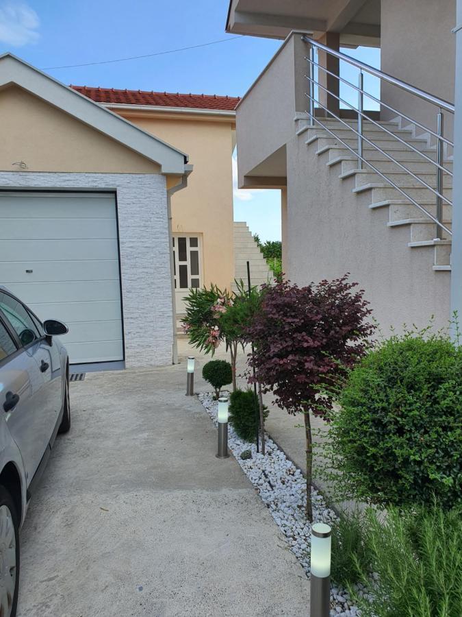 Apartman Tolosi 2 Apartment Podgorica Exterior photo