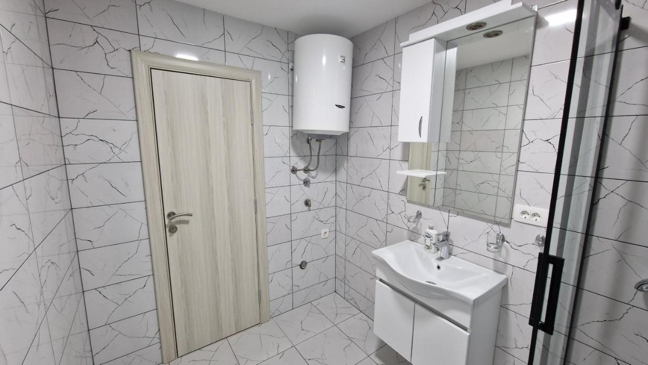 Apartman Tolosi 2 Apartment Podgorica Exterior photo