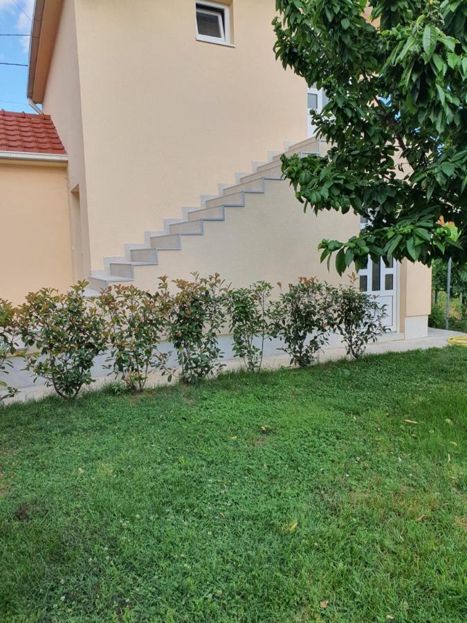 Apartman Tolosi 2 Apartment Podgorica Exterior photo